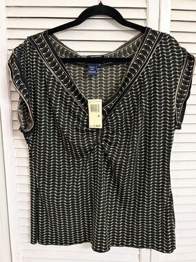 Max Edition Black and Cream Geometric Blouse